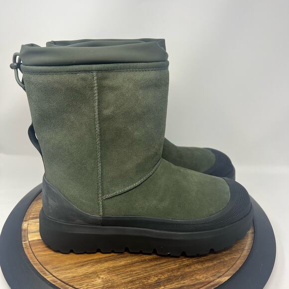 NEW UGG Boots Men’s 11 Classic Short Weather Hybrid Suede Forest Green/Black - Picture 1 of 7